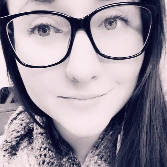 Meet your Posher, Kayla - Picture 1 of 1